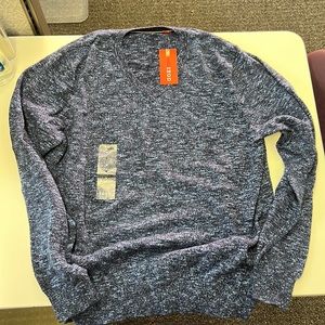 IZOD Size Medium Blue V-Neck Sweater NWT